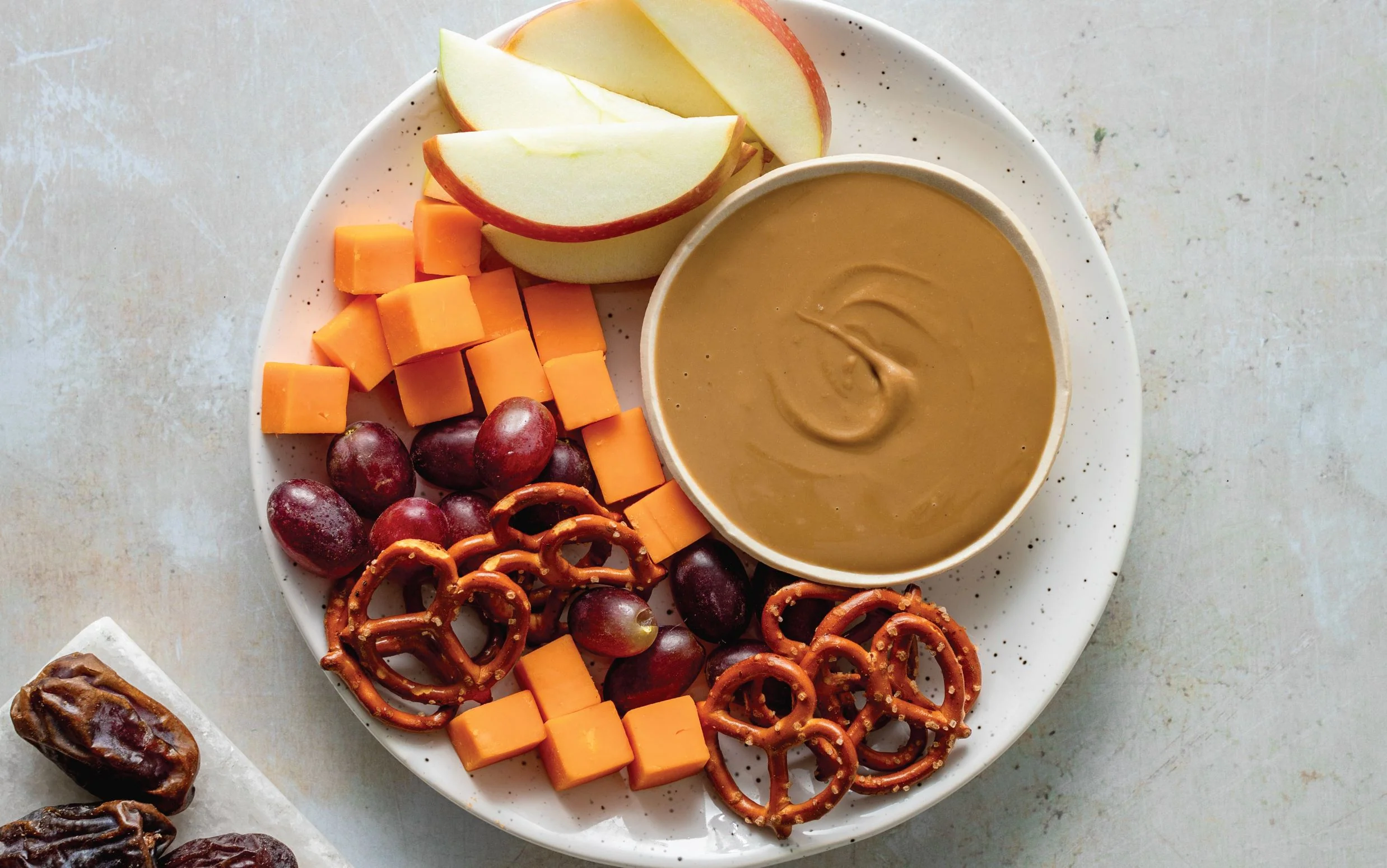 Apples & Cheddar Snack Pack - Image 4